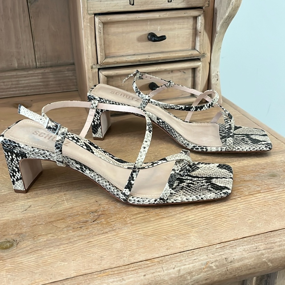 SCHUTZ Cream and Gray Strappy Sandals